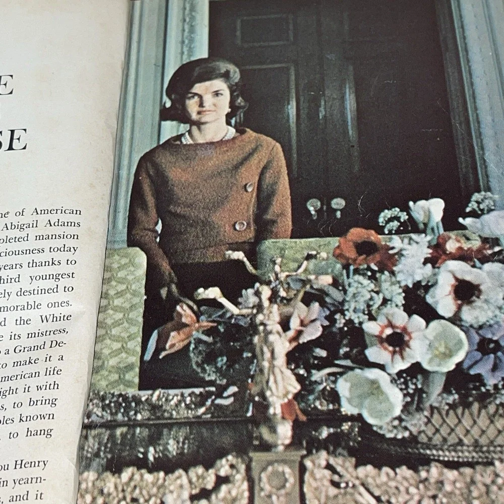 1962 Fawcett Edition The White House Today‎ and Yesterday Isabella Shelton